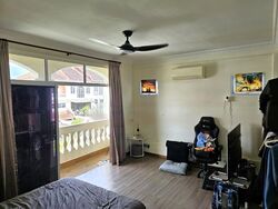 Flora Road (D17), Terrace #463039021